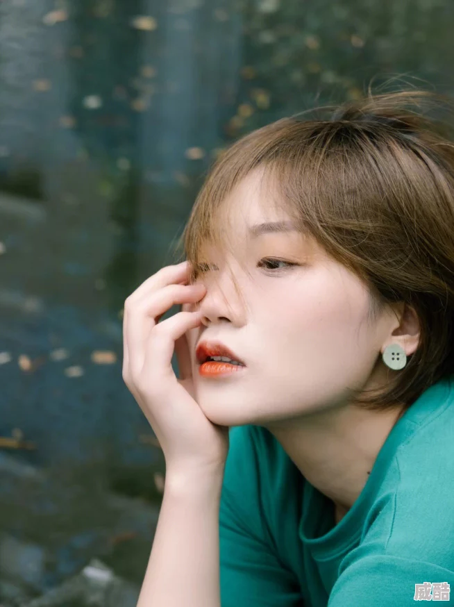 美女写真mm爽爽爽原标题为《夏日清凉写真》摄影师张三模特李四拍摄于2023年7月