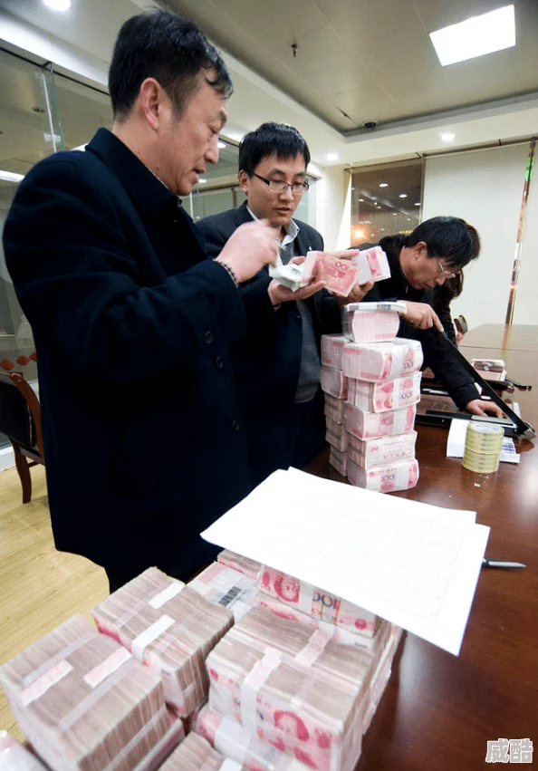 银行行长第三次来家吃饭存款一百万送金条内部消息莫外传