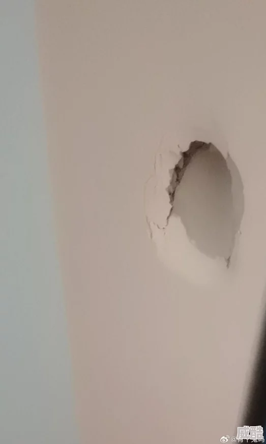 h嗯啊抵在墙上狠狠撞击近日一项研究显示墙壁的材质对撞击的影响显著