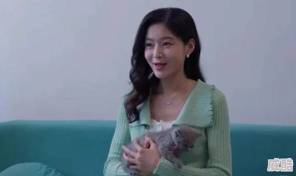 我想要的生活夏青青1据说曾与当红小生深夜k歌举止亲密引发网友热议
