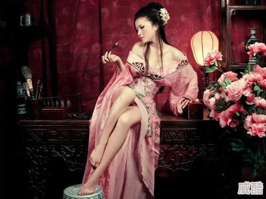 花楼女子檀木板下翘红痕旧时青楼女子受虐照片曝光引热议