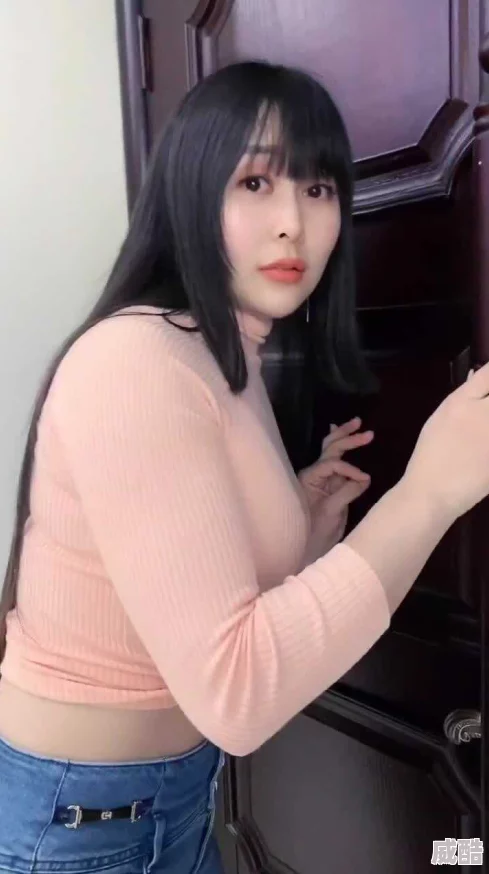 我把她日出了白浆h听说隔壁老王也和她有一腿两人经常偷偷约会
