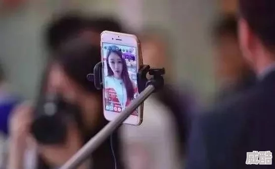 美女被爽到喷水视频观看低俗不雅内容有害身心健康传播违法