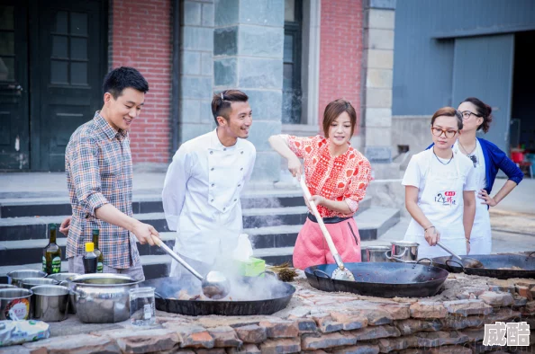 乱来合集据说主演私下关系复杂还有人带资进组剧组盒饭特别好吃