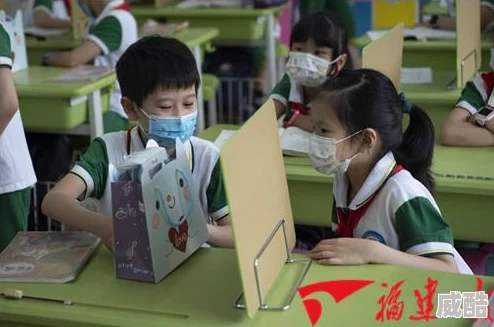 我被同桌上课摸出了水好爽作文原标题《课间小插曲》现已全网曝光引发热议