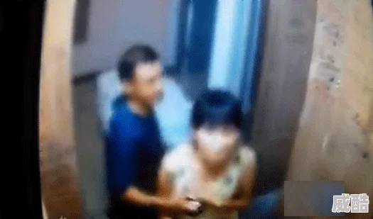 男人摸女人乳房涉嫌猥亵警方已介入调查